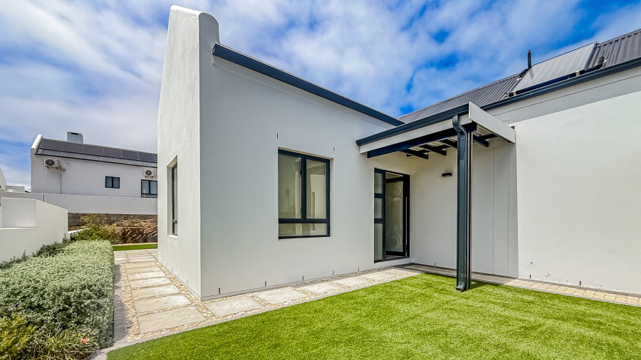 2 Bedroom Property for Sale in Middedorp Western Cape